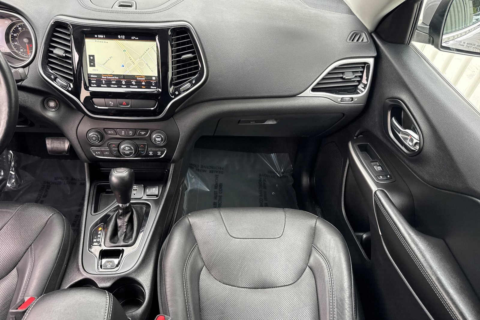 Used 2019 Jeep Cherokee Limited FWD image 29