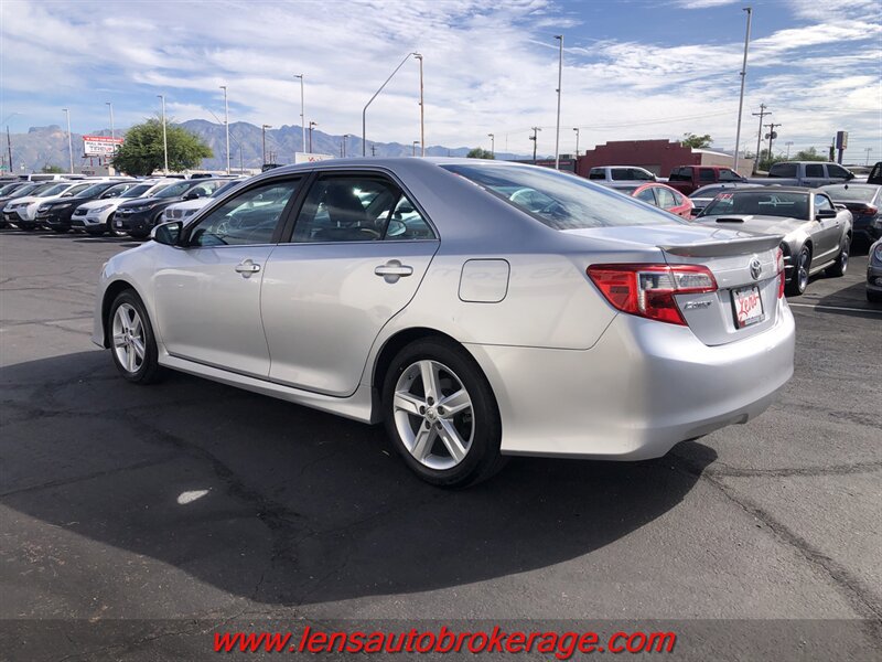 Used 2014 Toyota Camry SE FWD image 6