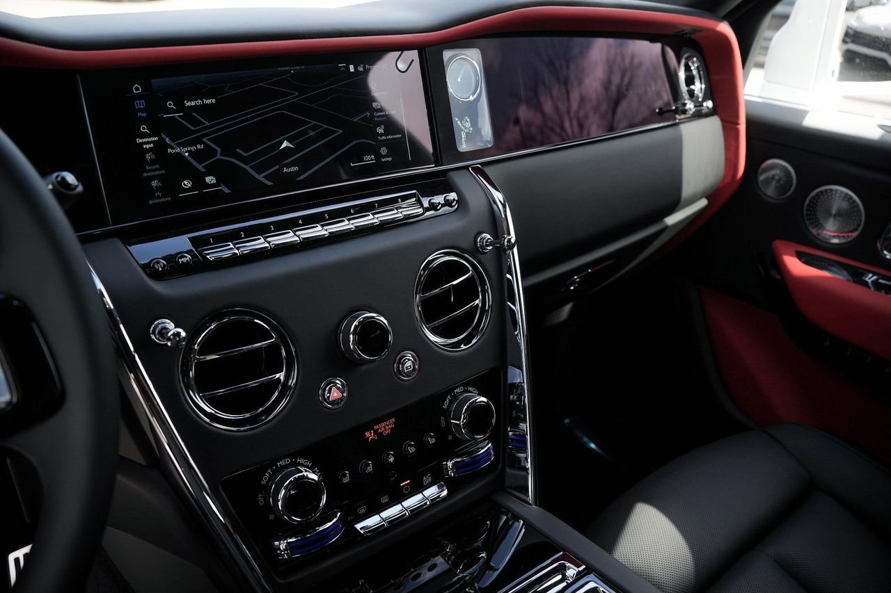 New 2026 Rolls-Royce Cullinan AWD/4WD image 25