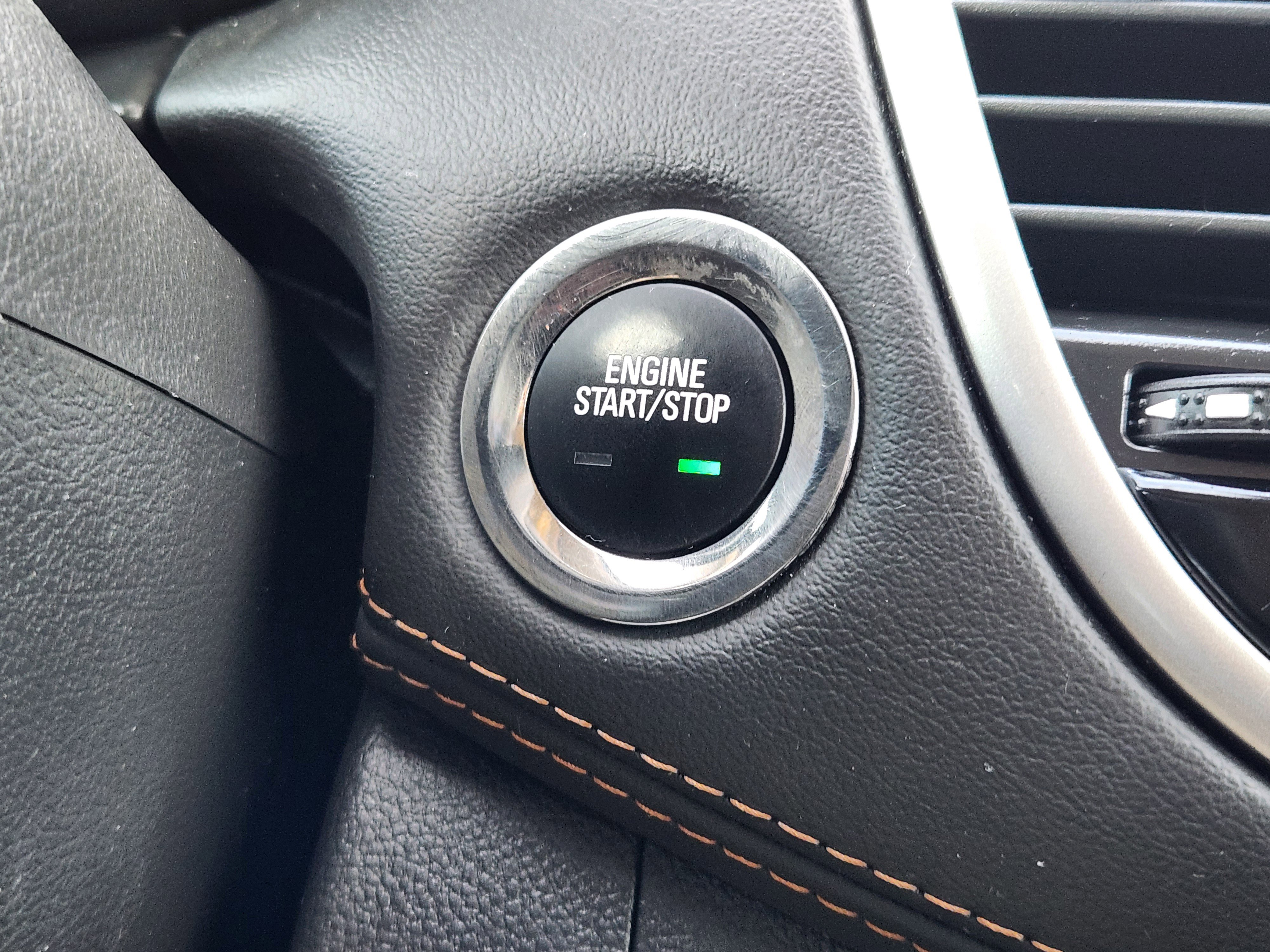 Used 2022 Chevrolet Trax LT w/ Sport Edition image 22