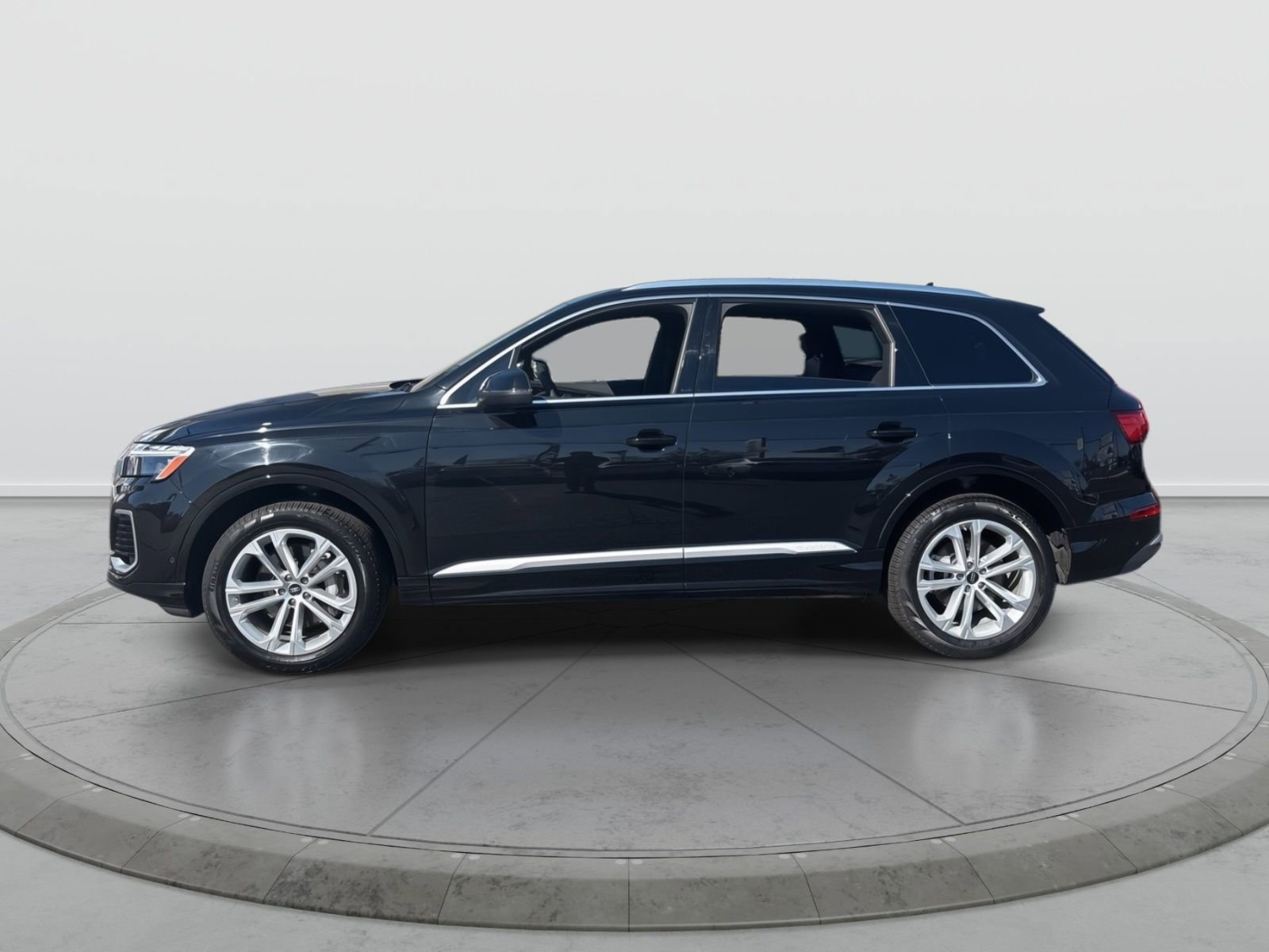 Used 2025 Audi Q7 3.0T Premium Plus image 4