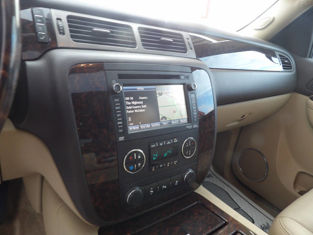 Used 2012 GMC Yukon Denali image 7