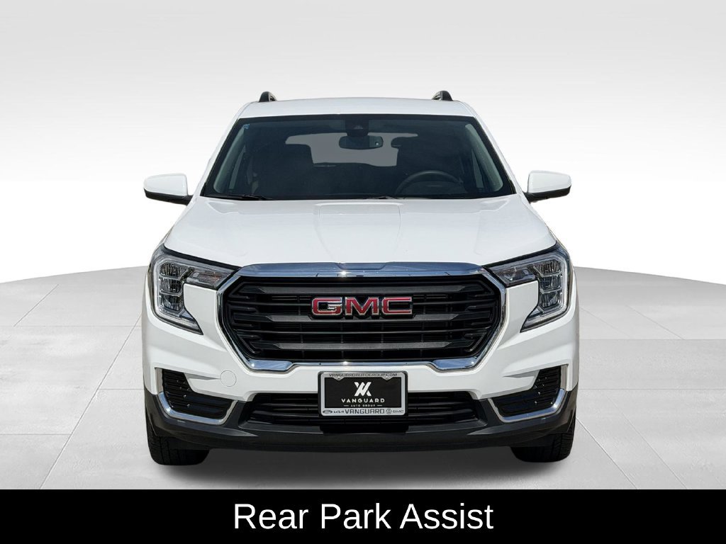 Used 2024 GMC Terrain SLE AWD/4WD image 3