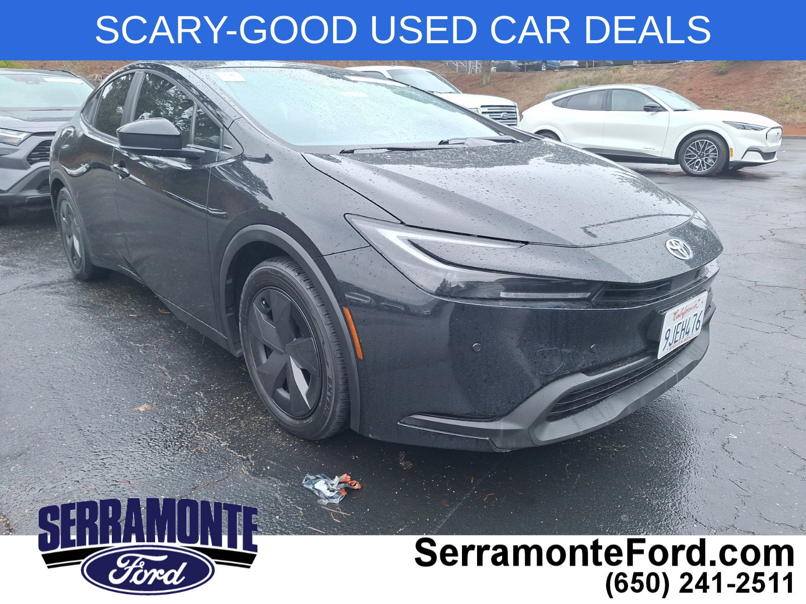 Used 2023 Toyota Prius LE FWD image 1