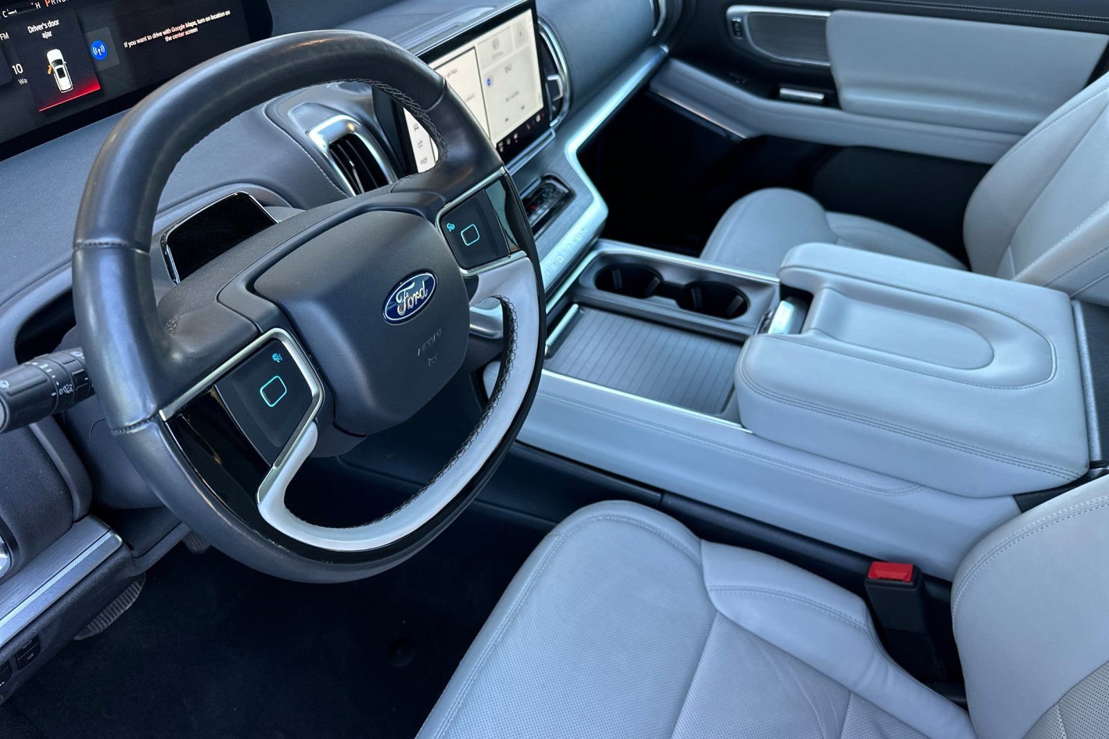 Certified 2025 Ford Expedition Max Platinum w/ Driver's Package image 4