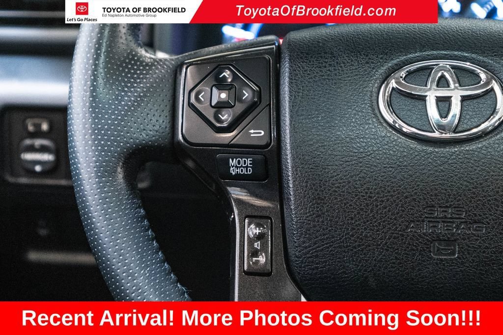 Used 2018 Toyota 4Runner TRD Off-Road Premium AWD/4WD image 17