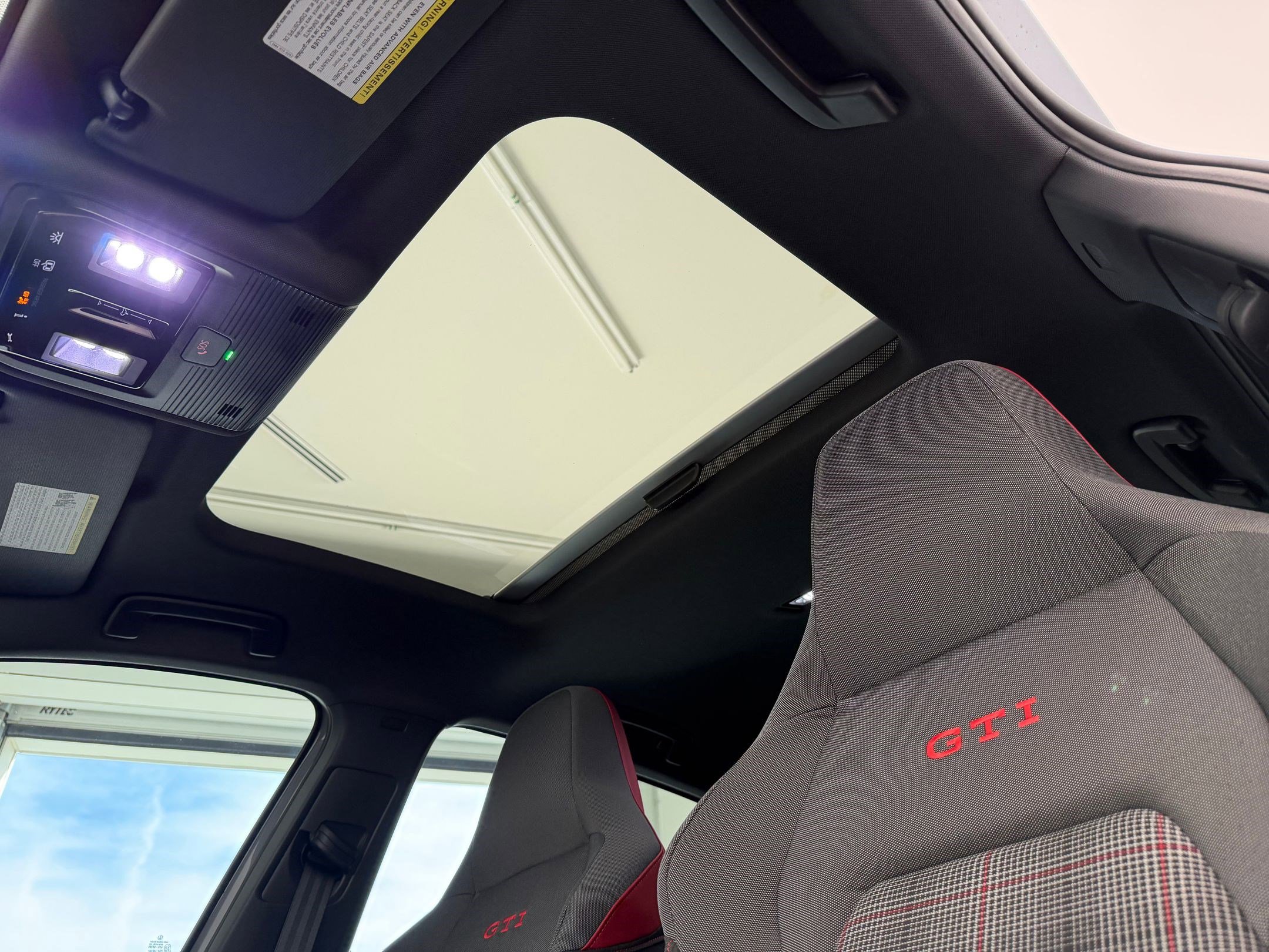 Used 2024 Volkswagen GTI SE w/ MDO Package image 15