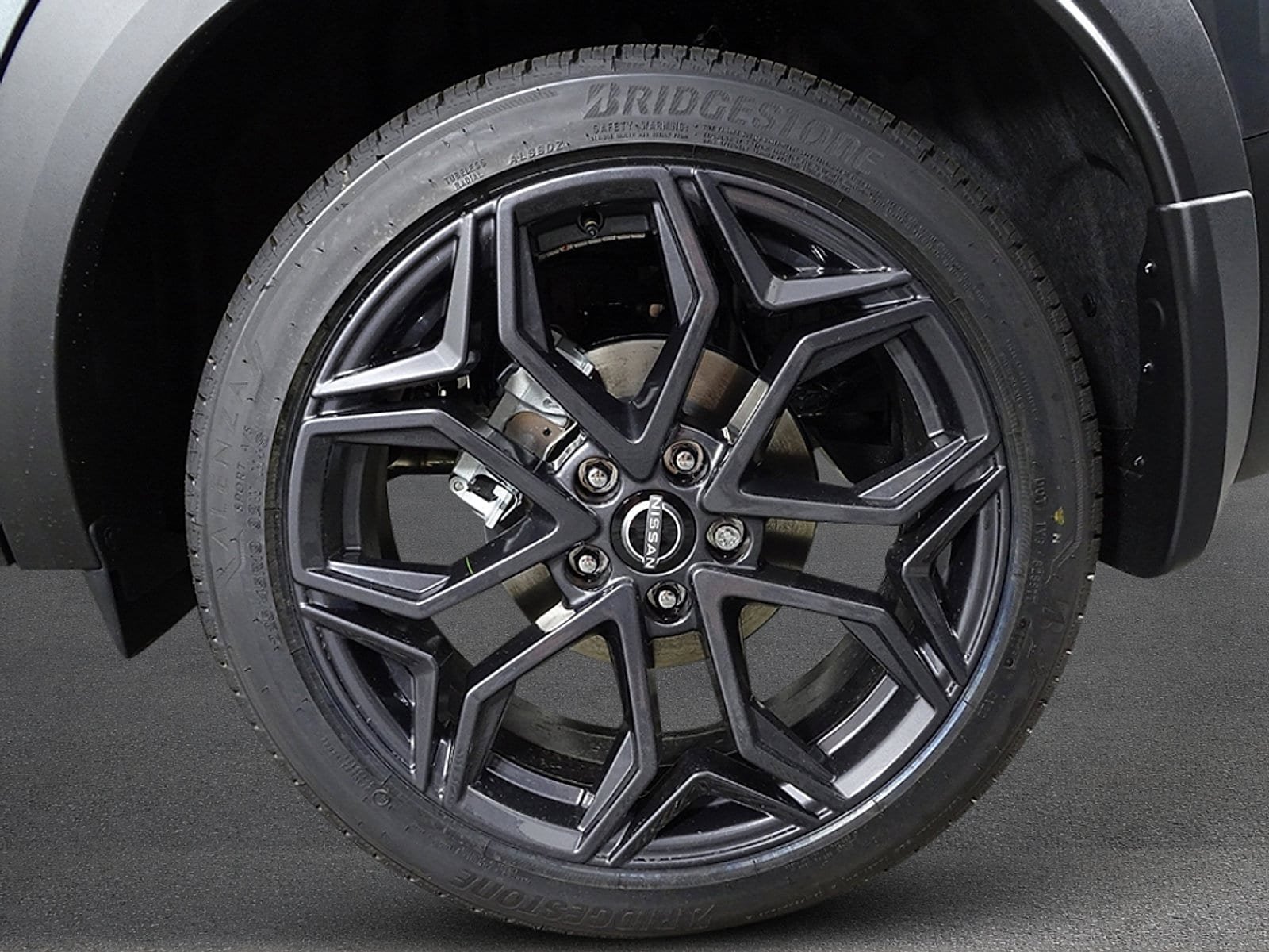 New 2026 Nissan Kicks SR w/ SR Premium Package AWD/4WD image 9