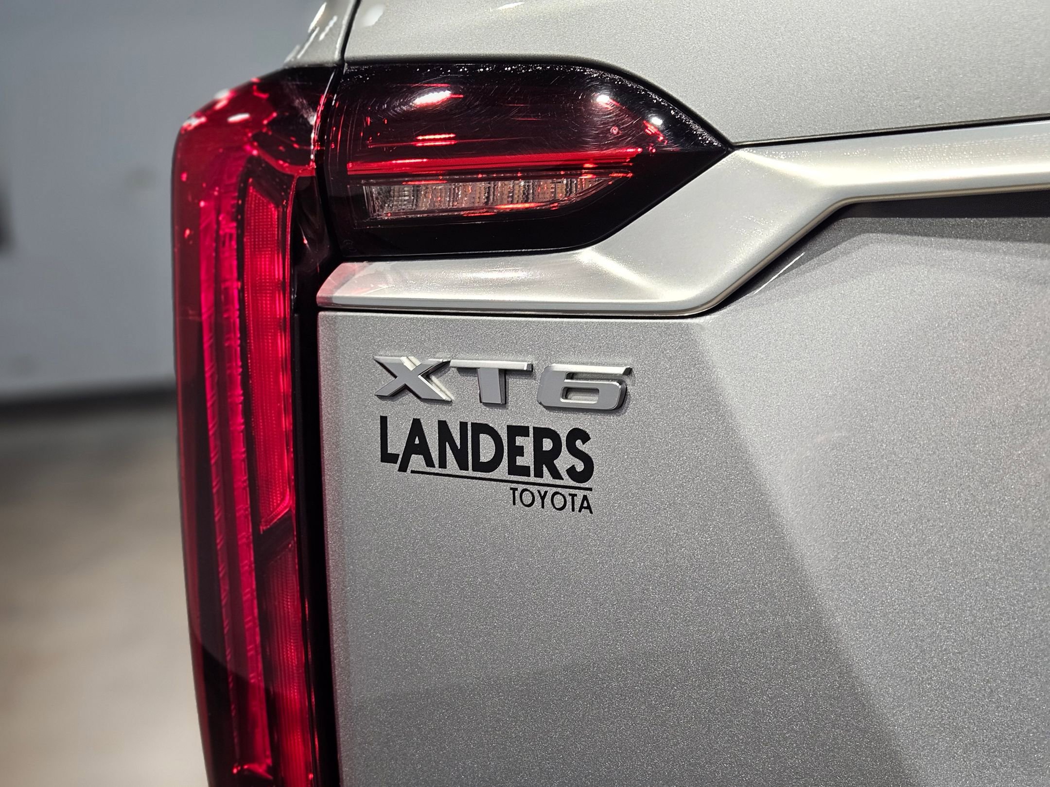 Used 2025 Cadillac XT6 Premium Luxury image 40