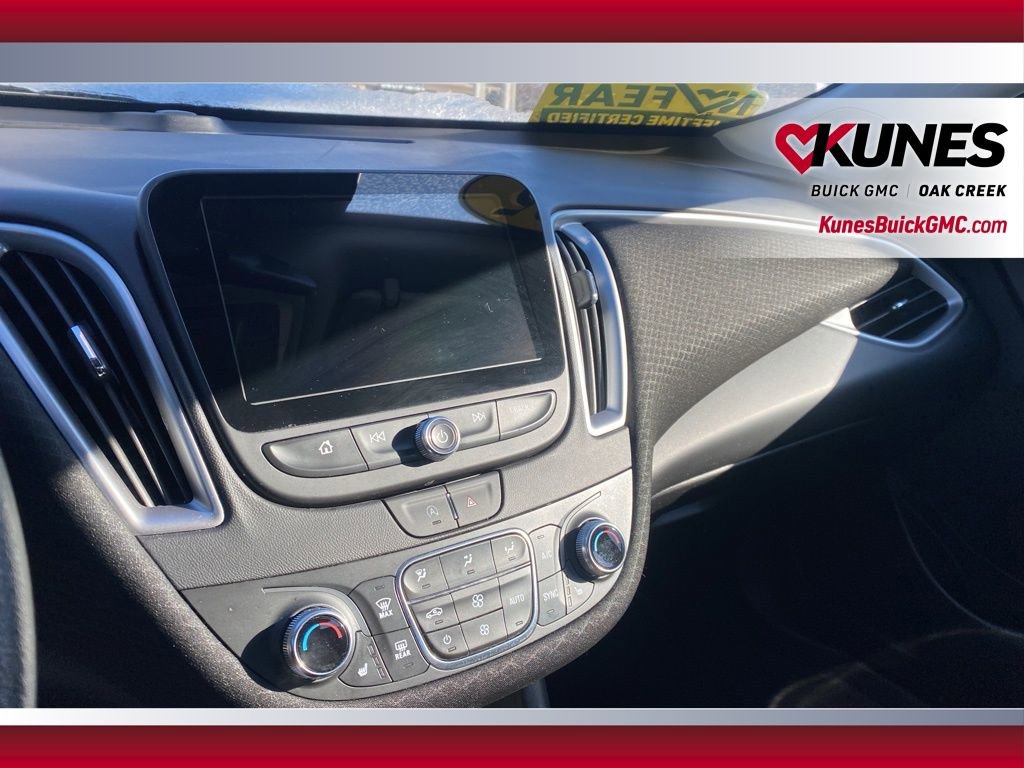 Used 2025 Chevrolet Malibu LT FWD image 24