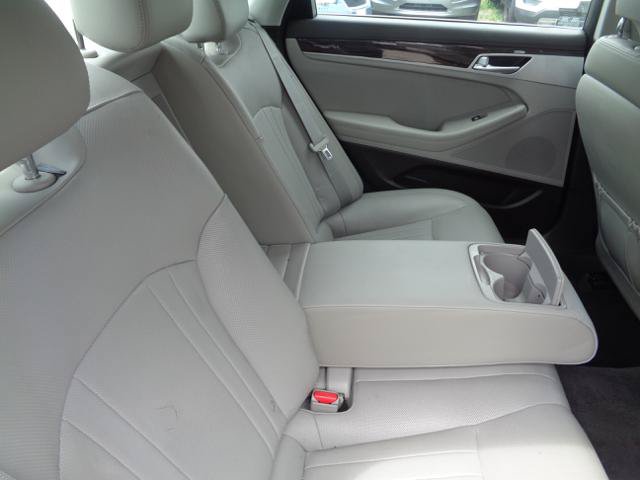 Used 2017 Genesis G80 3.8 RWD image 17