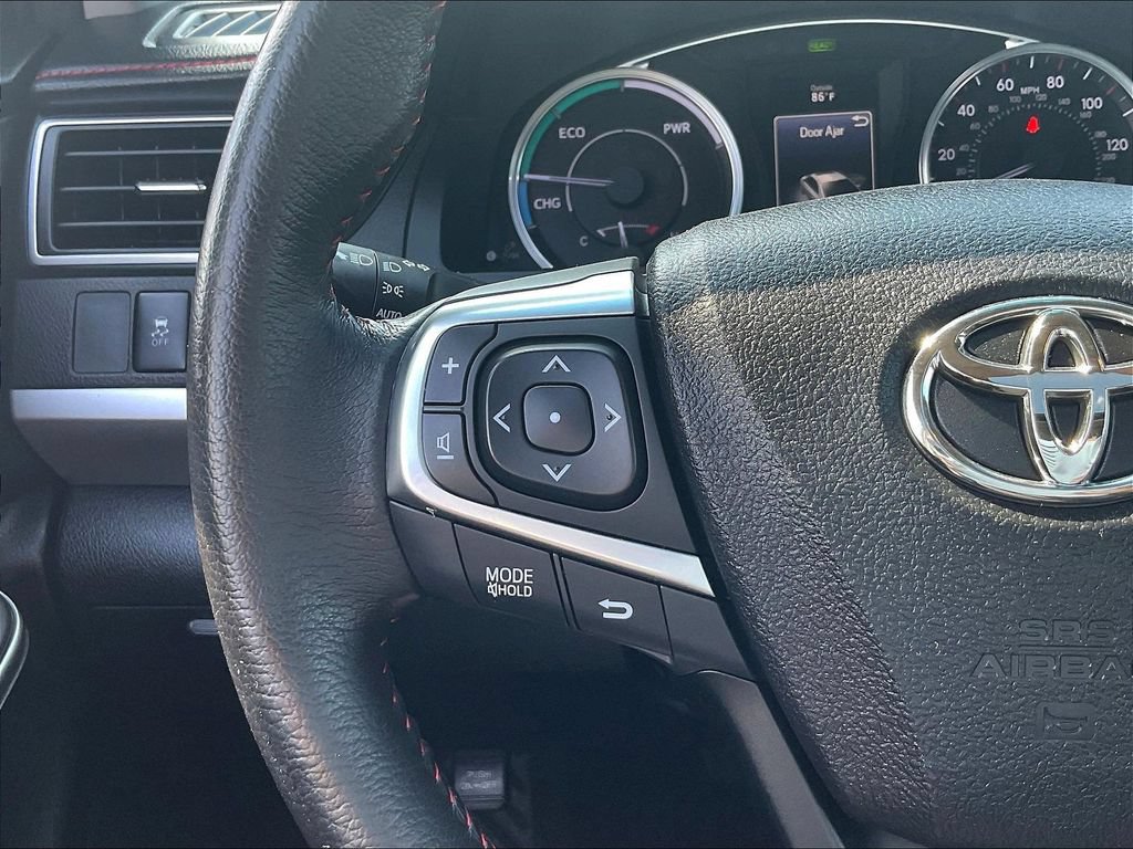 Used 2017 Toyota Camry SE w/ Moonroof Package FWD image 11