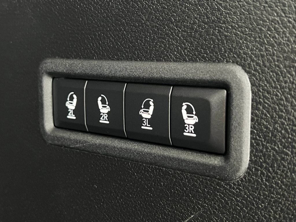 Used 2022 Jeep Wagoneer Series III w/ Premium Group I image 29