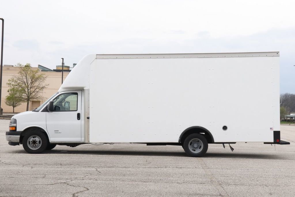 Used 2021 Chevrolet Express 4500 Extended w/ Power Convenience Package RWD image 5