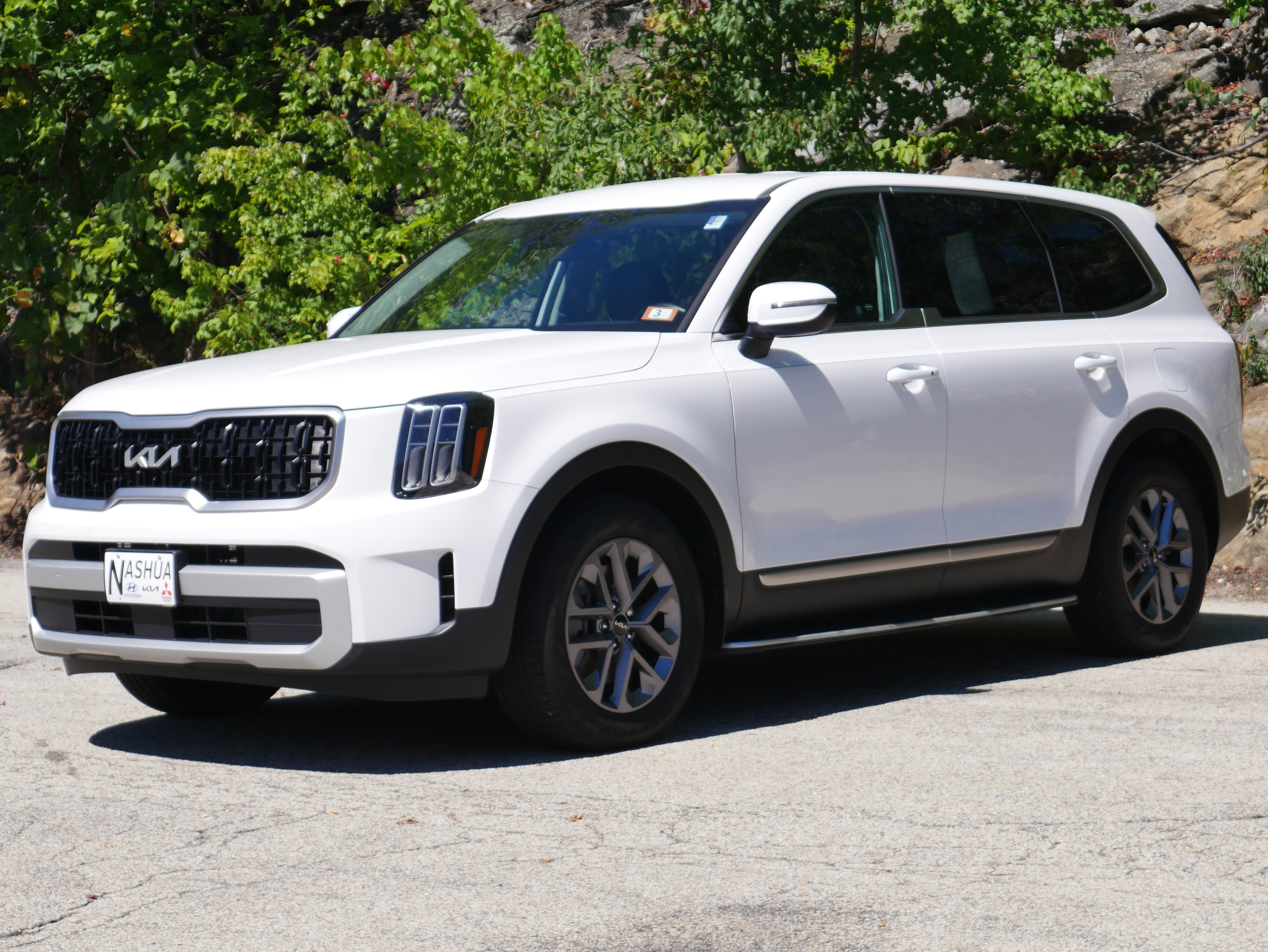 Certified 2025 Kia Telluride LX