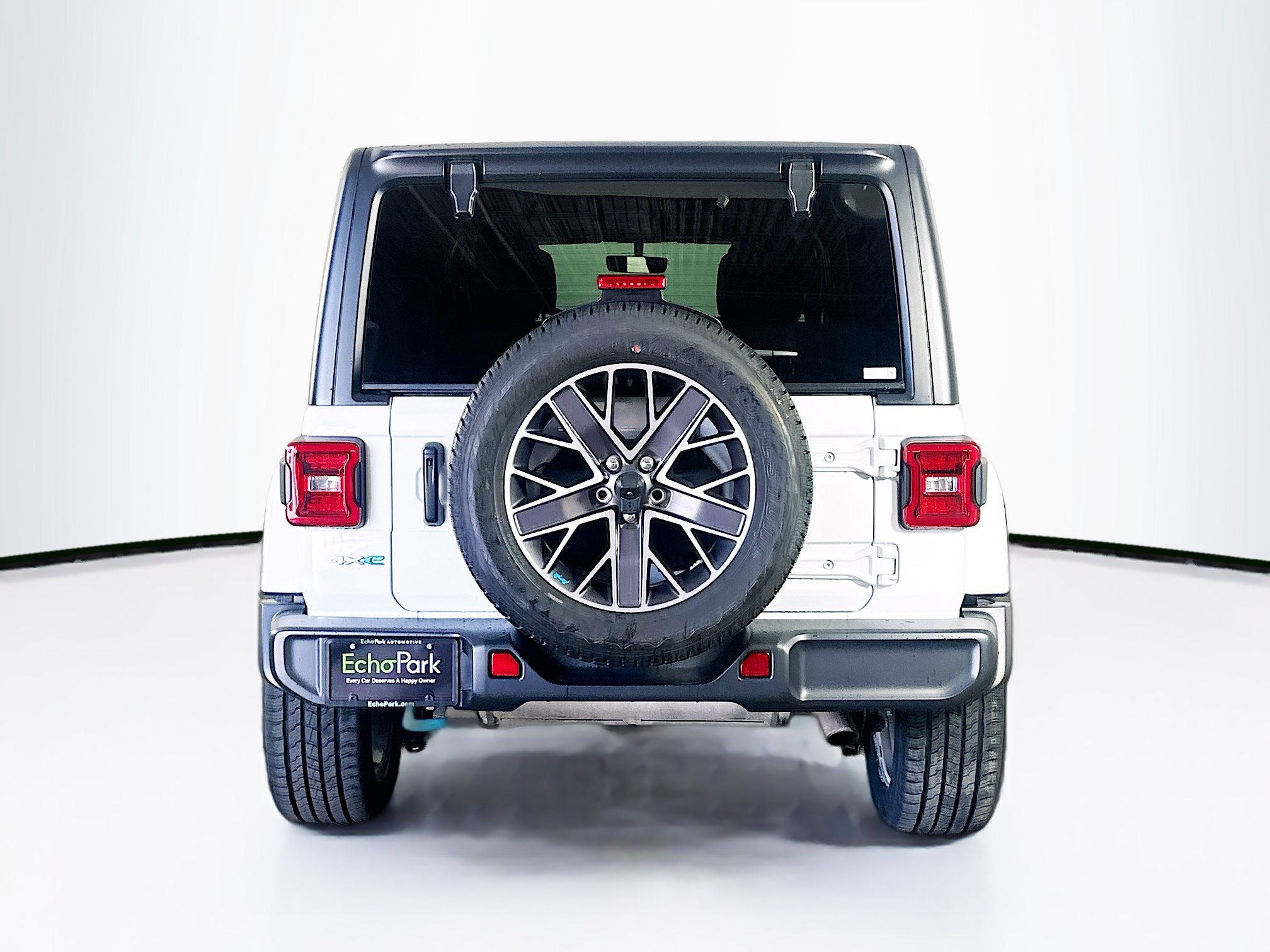 Used 2023 Jeep Wrangler Unlimited Sahara w/ Cold Weather Group AWD/4WD image 7