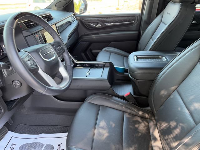 Used 2023 GMC Yukon XL Denali w/ Denali Reserve Package AWD/4WD image 9
