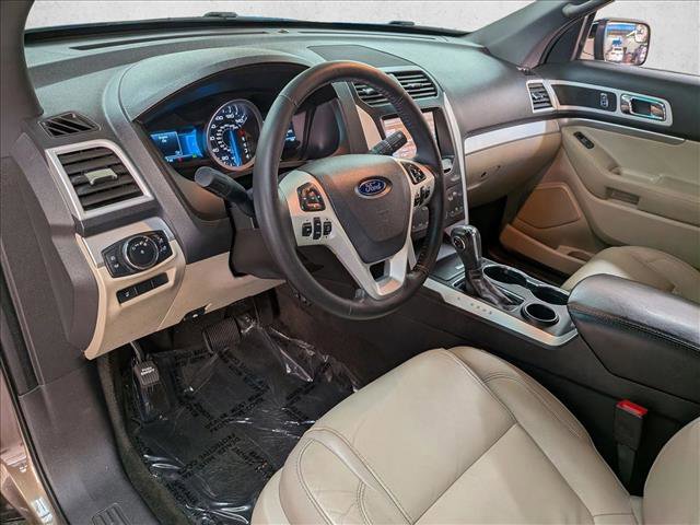 Used 2015 Ford Explorer XLT w/ Equipment Group 202B FWD image 12