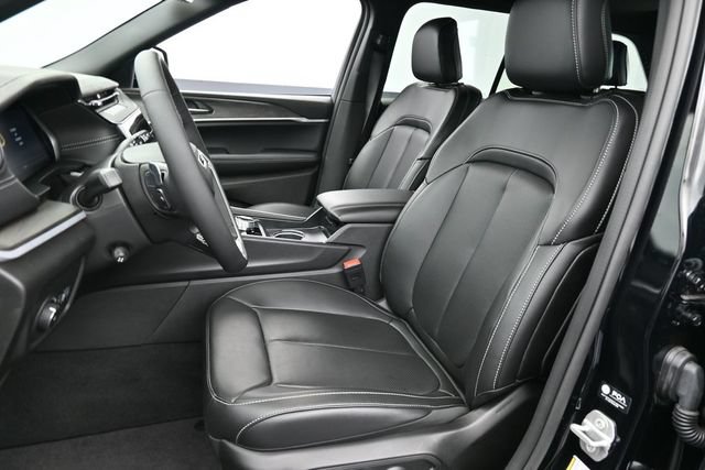 Used 2026 Jeep Grand Cherokee Limited w/ Luxury Tech Group II AWD/4WD image 23