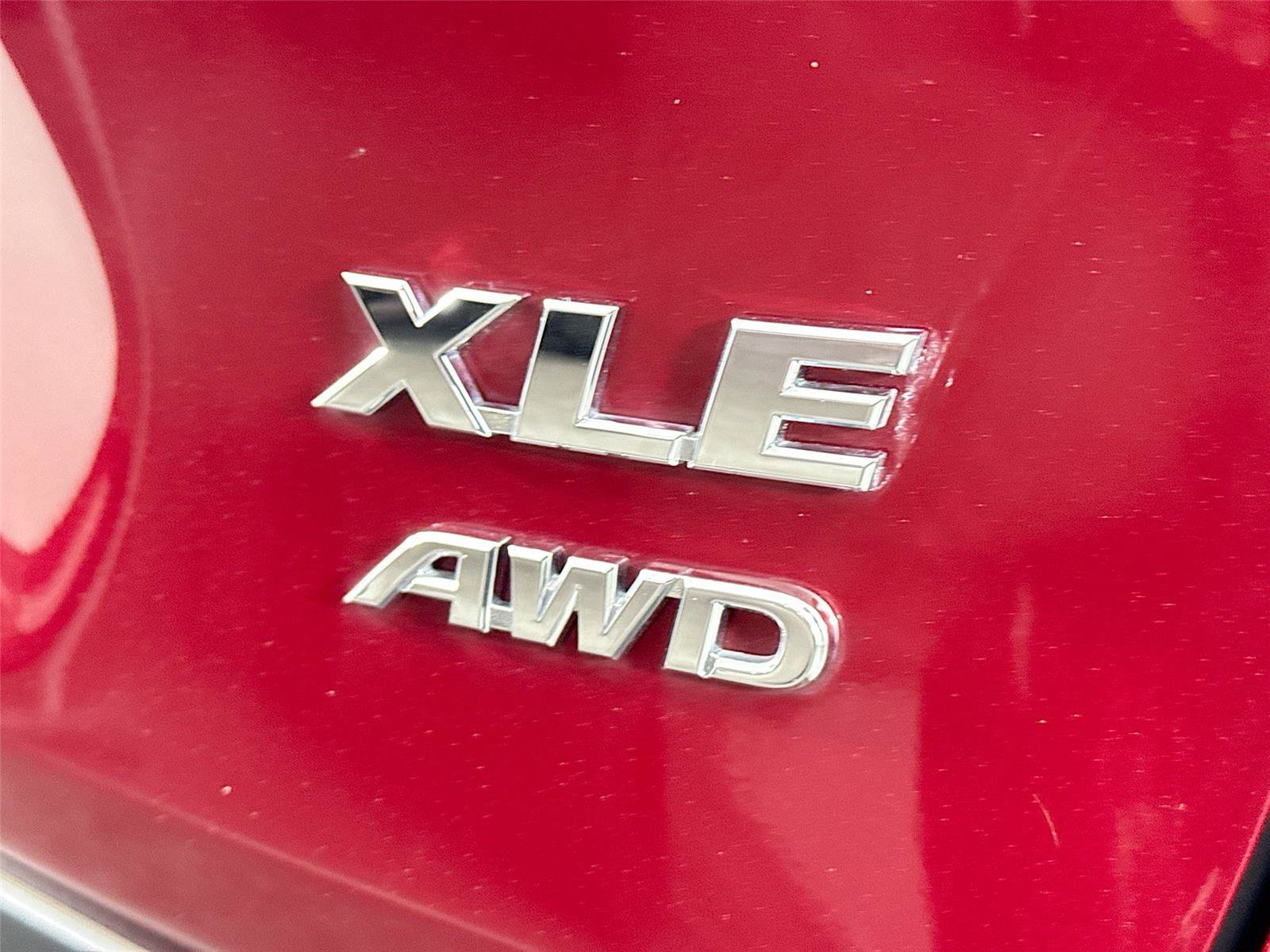 Used 2025 Toyota RAV4 XLE Premium w/ Weather Package AWD/4WD image 15