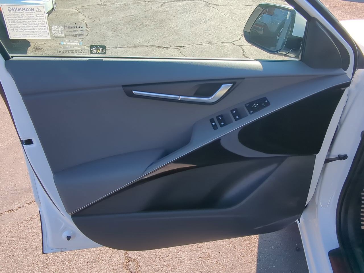 New 2025 Kia Niro EX Touring image 14