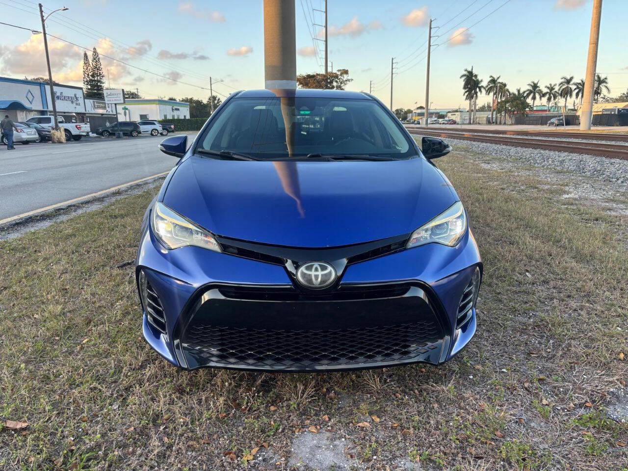 Used 2019 Toyota Corolla SE FWD image 3