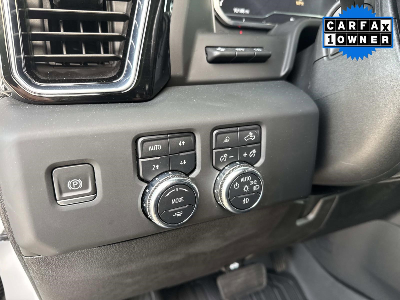 Used 2024 GMC Sierra 3500 Denali w/ Denali Reserve Package image 39