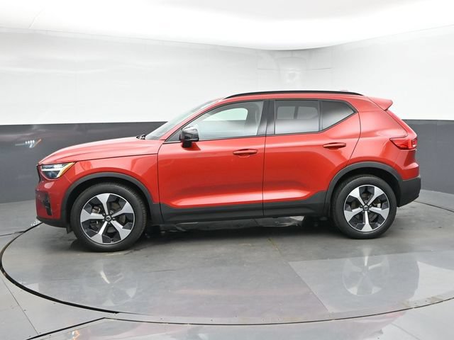 Used 2023 Volvo XC40 B5 Plus w/ Driver Assist Package AWD/4WD image 6