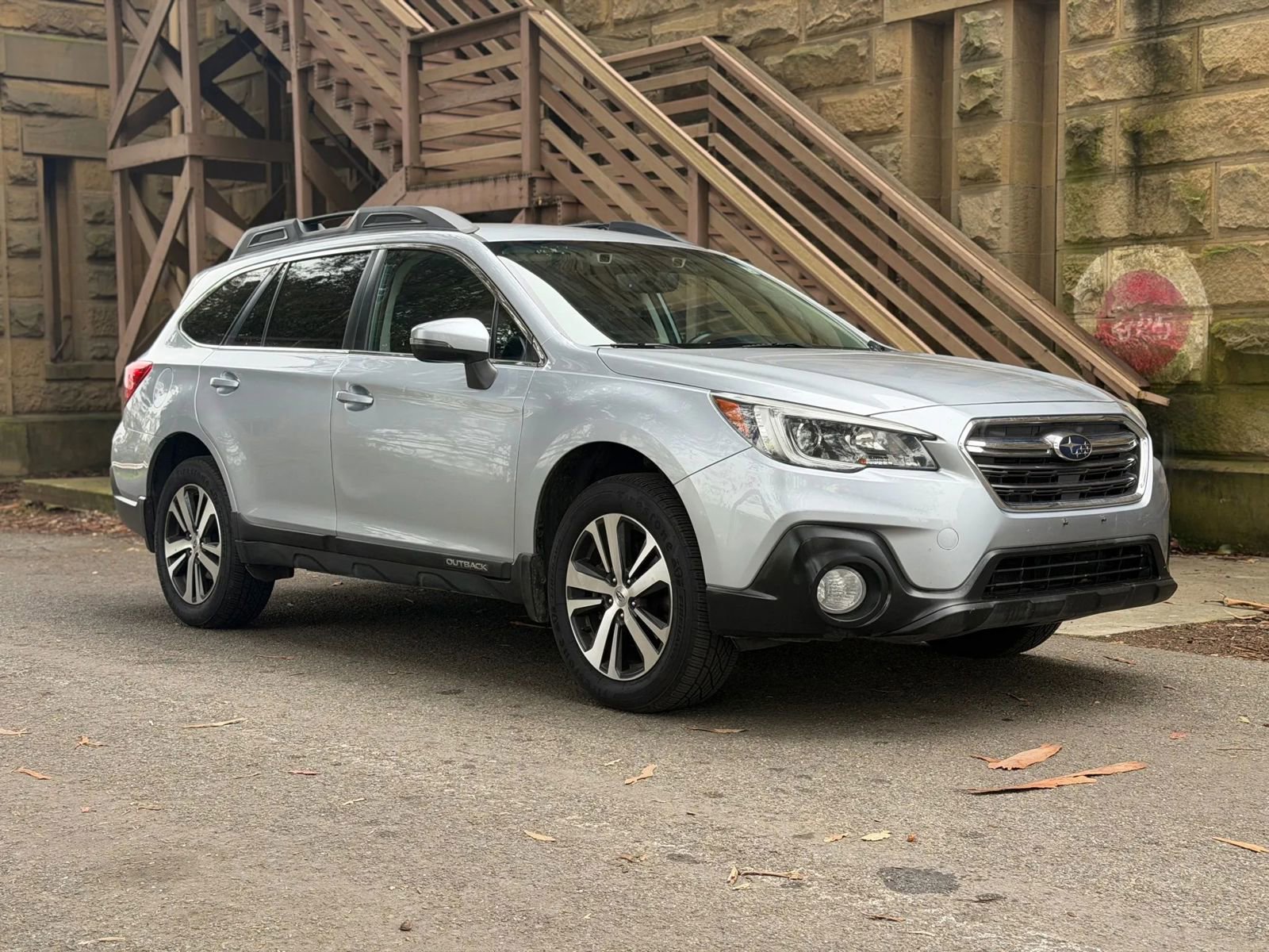 Used 2019 Subaru Outback 2.5i Limited w/ Popular Package #2 AWD/4WD image 3