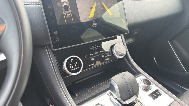 Used 2025 Jaguar F-PACE R-Dynamic S AWD/4WD image 27