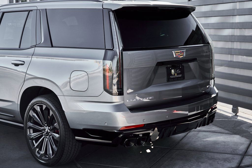 Used 2026 Cadillac Escalade V image 9