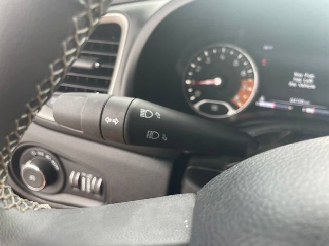 Used 2021 Jeep Renegade Latitude AWD/4WD image 30