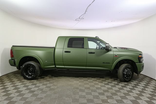 Used 2025 RAM 3500 Limited AWD/4WD image 12