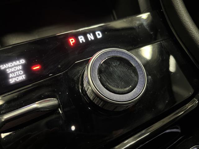 Used 2023 Jeep Grand Cherokee Limited w/ Luxury Tech Group II image 21