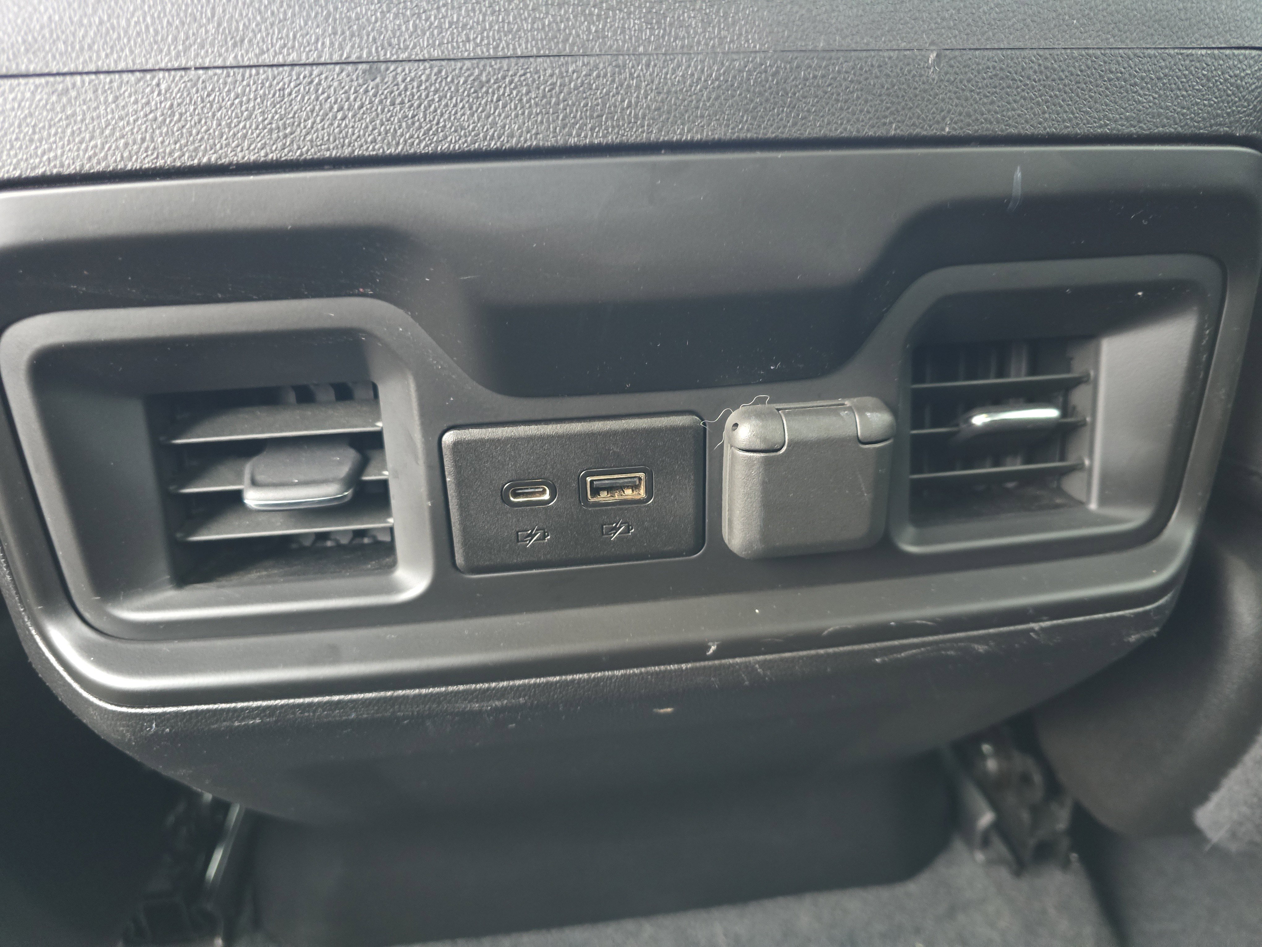 Used 2022 GMC Sierra 2500 SLE w/ SLE Value Package; image 14