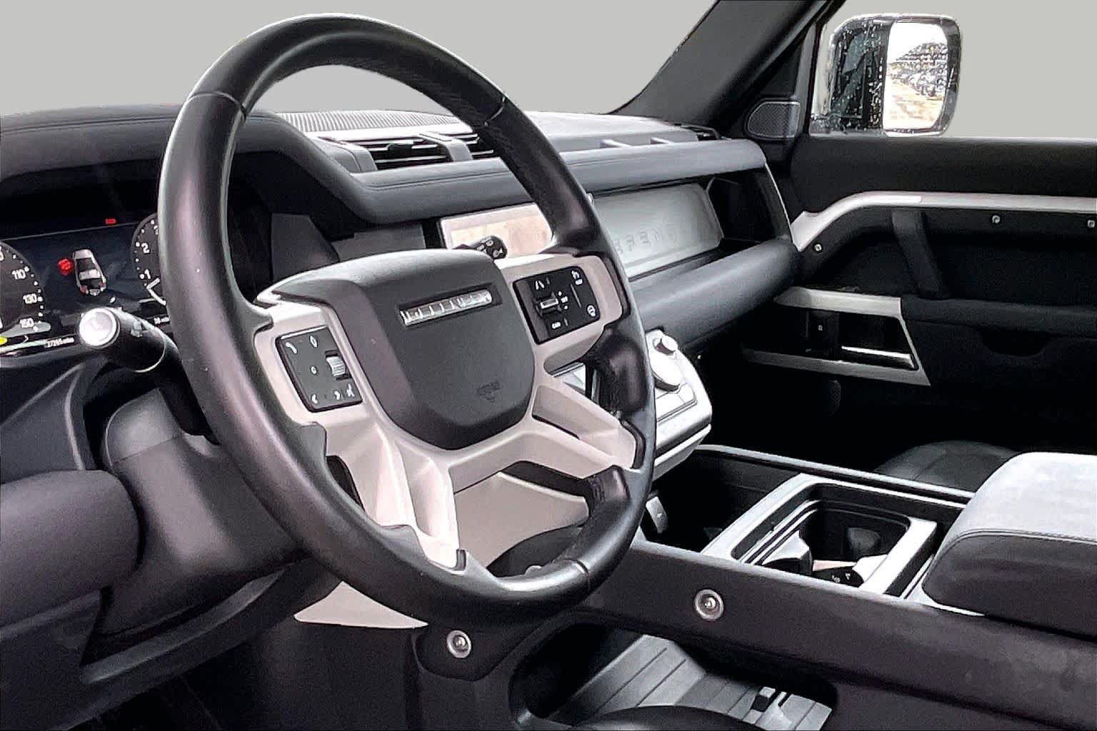 Used 2023 Land Rover Defender 90 SE AWD/4WD image 6