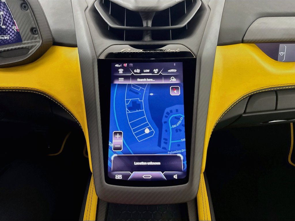 Used 2024 Lamborghini Revuelto AWD/4WD image 13