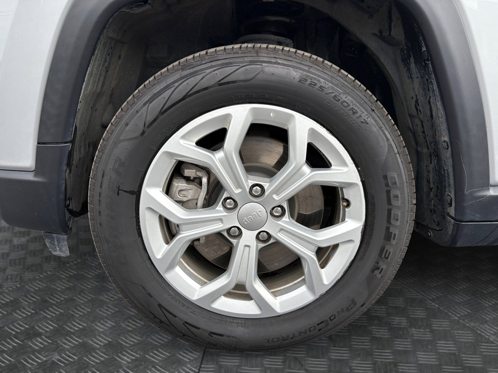 Used 2024 Jeep Compass Latitude AWD/4WD image 17