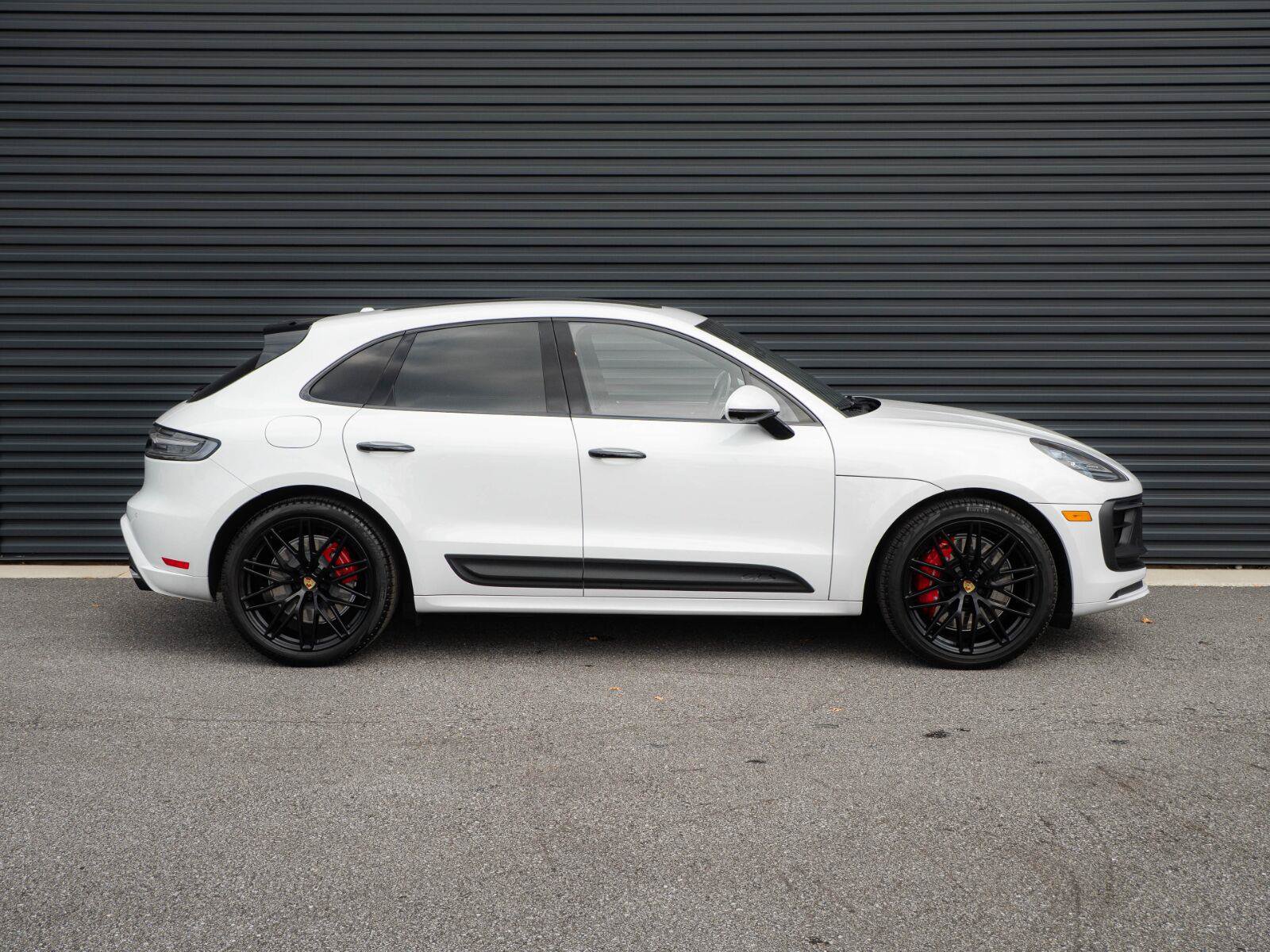 Certified 2024 Porsche Macan GTS w/ Premium Plus Package AWD/4WD image 27