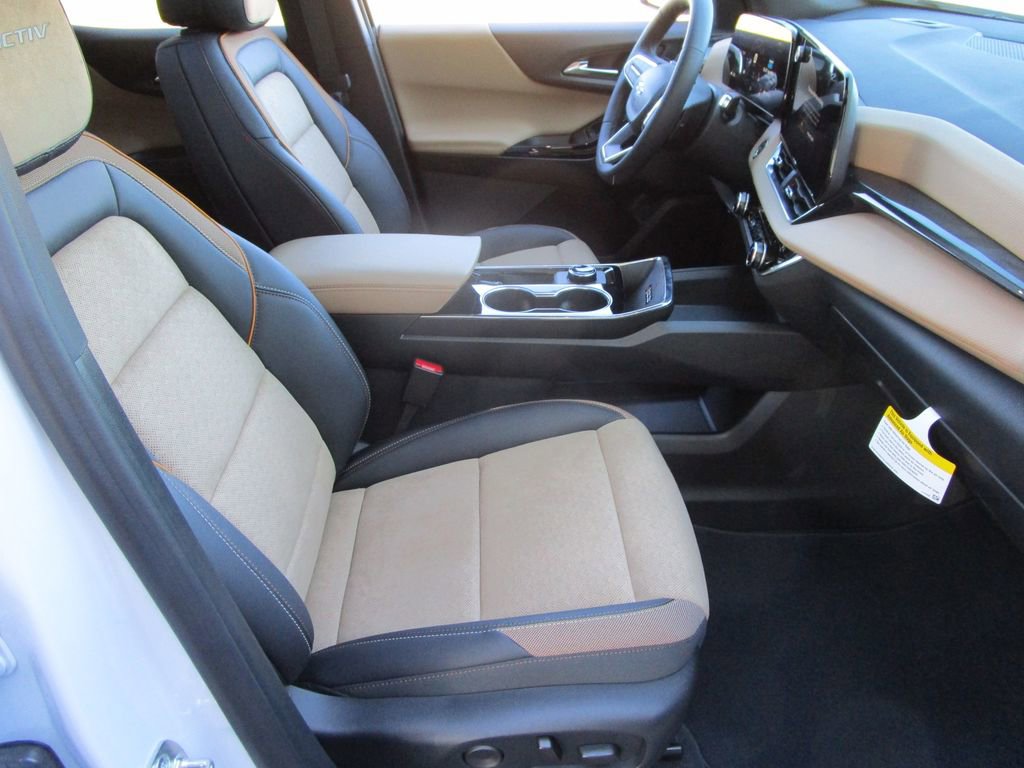 New 2026 Chevrolet Equinox ACTIV w/ Convenience Package III image 18