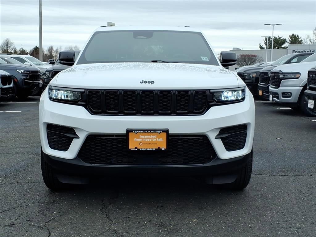 Certified 2025 Jeep Grand Cherokee Altitude image 2