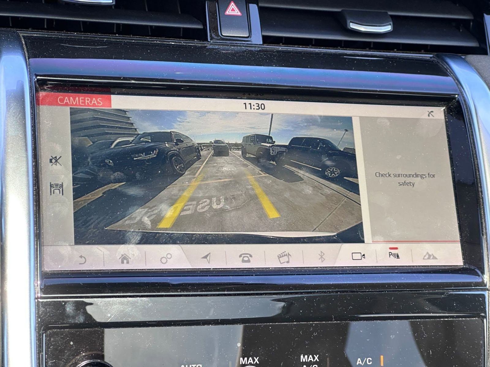 Used 2020 Land Rover Discovery Sport SE image 25