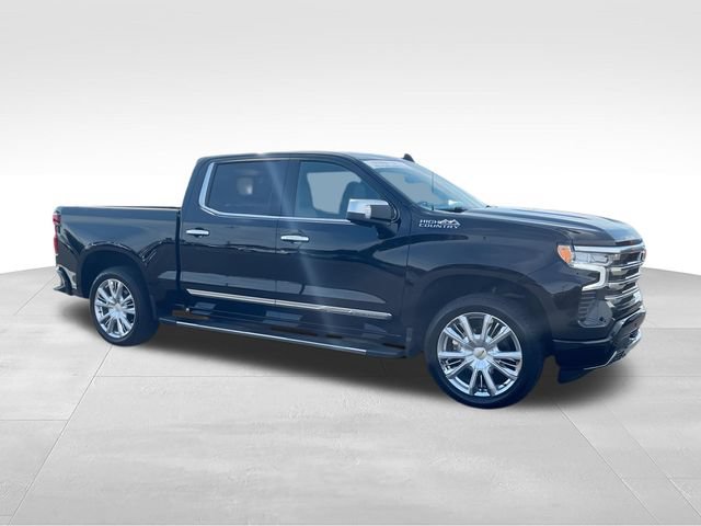 Used 2025 Chevrolet Silverado 1500 High Country w/ High Country Premium Package AWD/4WD image 2