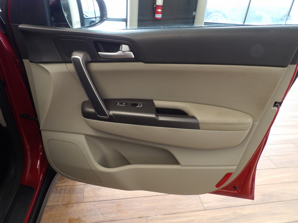 Used 2021 Kia Sportage S image 12