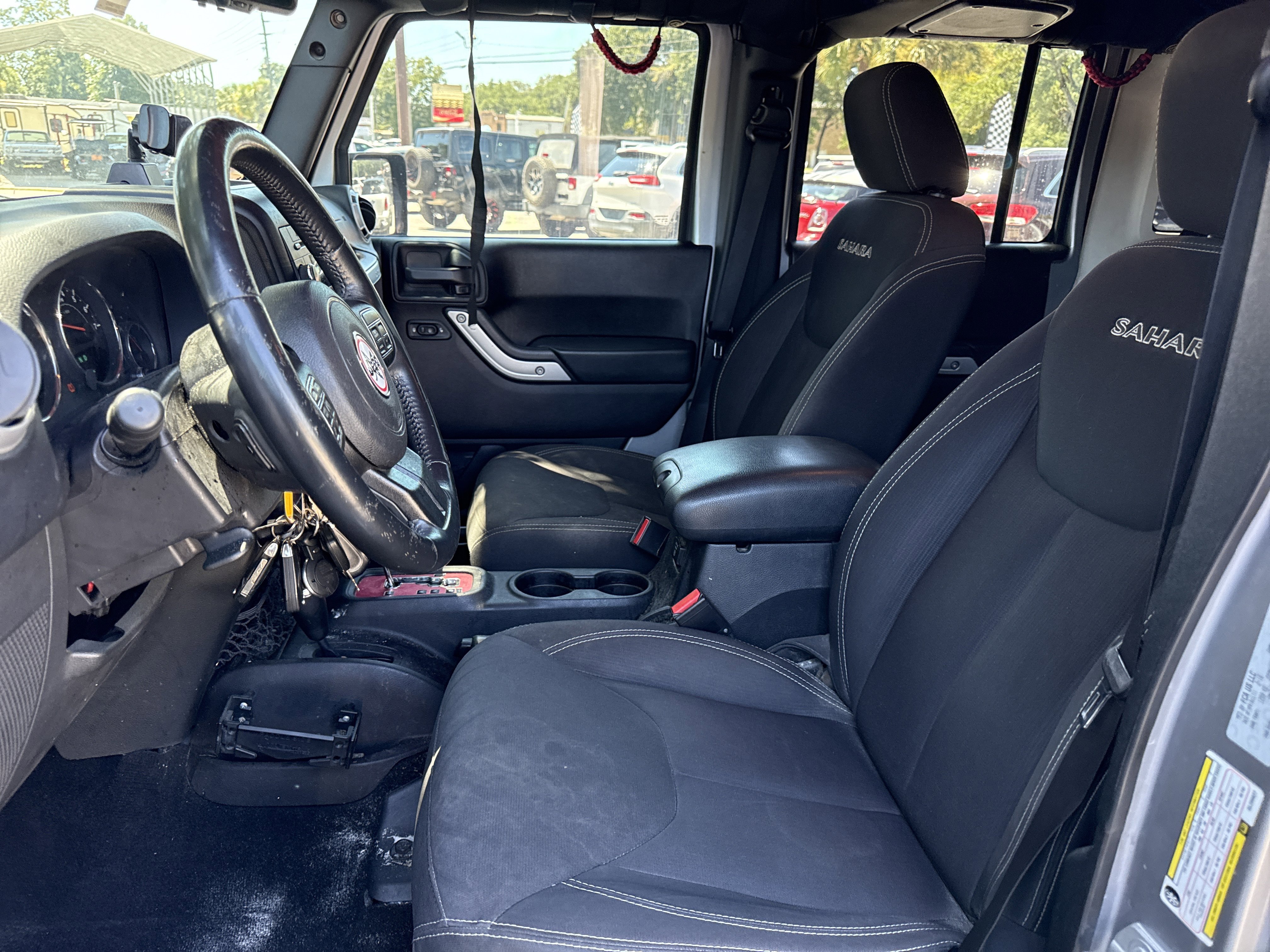 Used 2016 Jeep Wrangler Unlimited Sahara w/ Max Tow Package AWD/4WD image 9