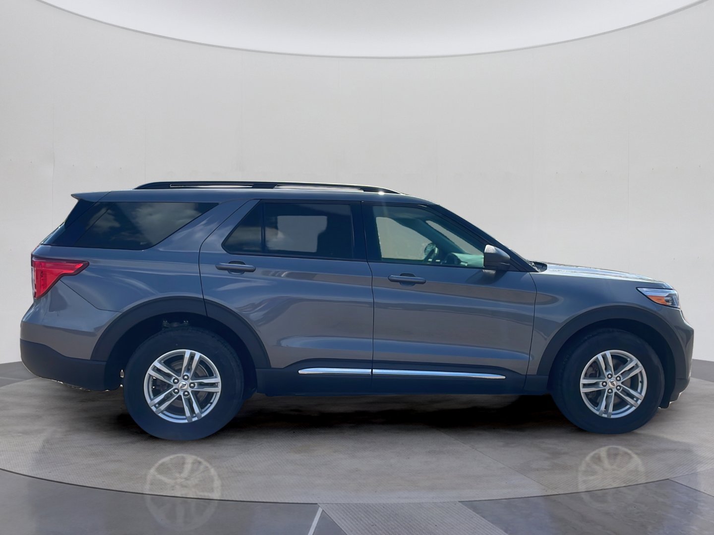 Certified 2023 Ford Explorer XLT AWD/4WD image 7
