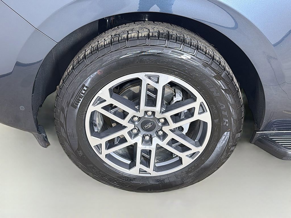 Used 2025 Ford Expedition Active image 19