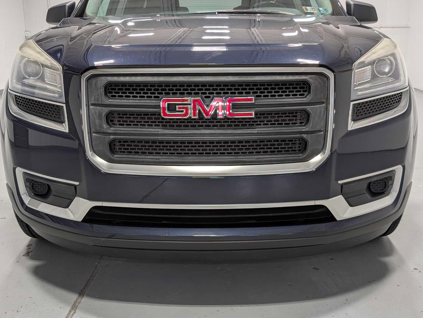 Used 2015 GMC Acadia SLE AWD/4WD image 2