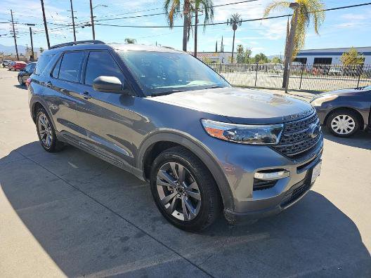 Used 2021 Ford Explorer XLT w/ Equipment Group 202A image 3