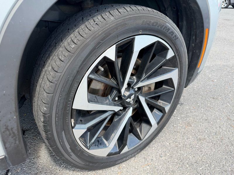 Used 2022 Mitsubishi Outlander SE image 13